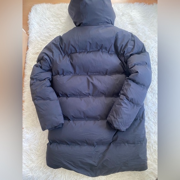 Aritzia The Super Puff™ The Super Puff₂O™ Mid - Rainstop™ - Picture 3 of 15